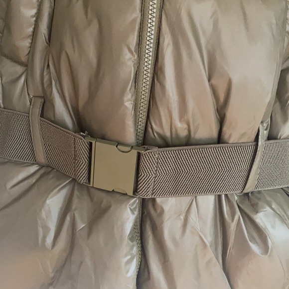 NWT WARM PUFFER JACKET WITH BELT AND HOOD - Picture 2 of 5